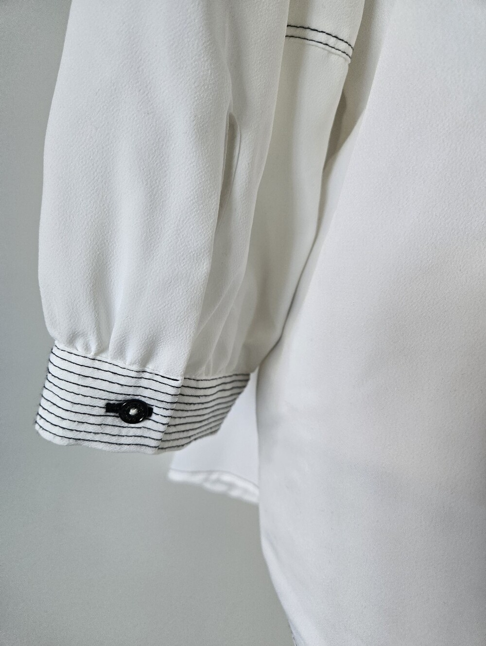 Karl Lagerfeld White Button-Up Blouse with Black Contrast Stitching. Size L - Picture 9 of 14